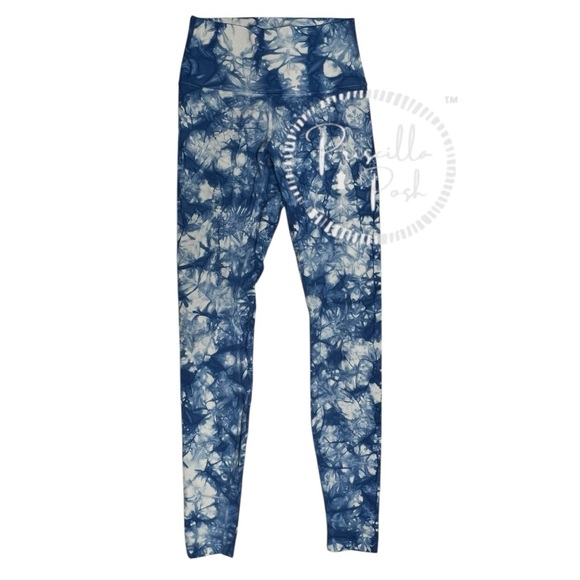 Lululemon Wunder Under Pant (Hi-Rise) Shibori
Shibori Varsity Blue White - Picture 5 of 10